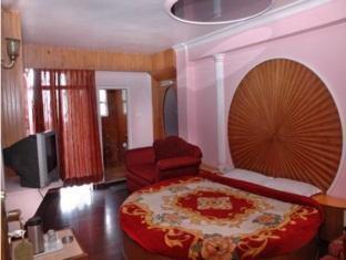 Hotel Shiwalik Regency Simlá Kültér fotó